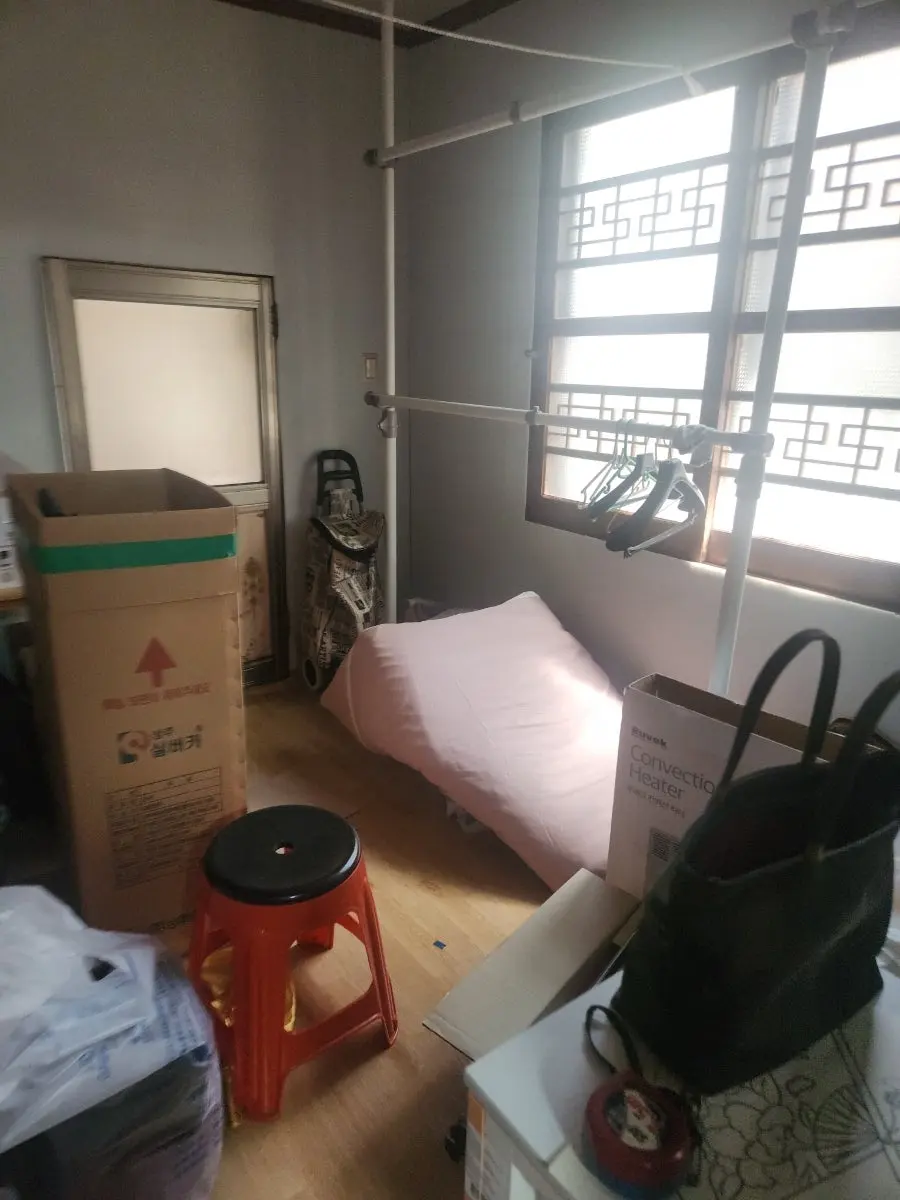 서울 구로구 가리봉동 단독주택 돌아가신분집정리 유품정리 빈집정리 쓰레기집정리 를 저렴한 비용으로 견적하고 저희"집 치울때"업체가 이틀중 1차로 작업을 완료한 내용입니다. 사진 7