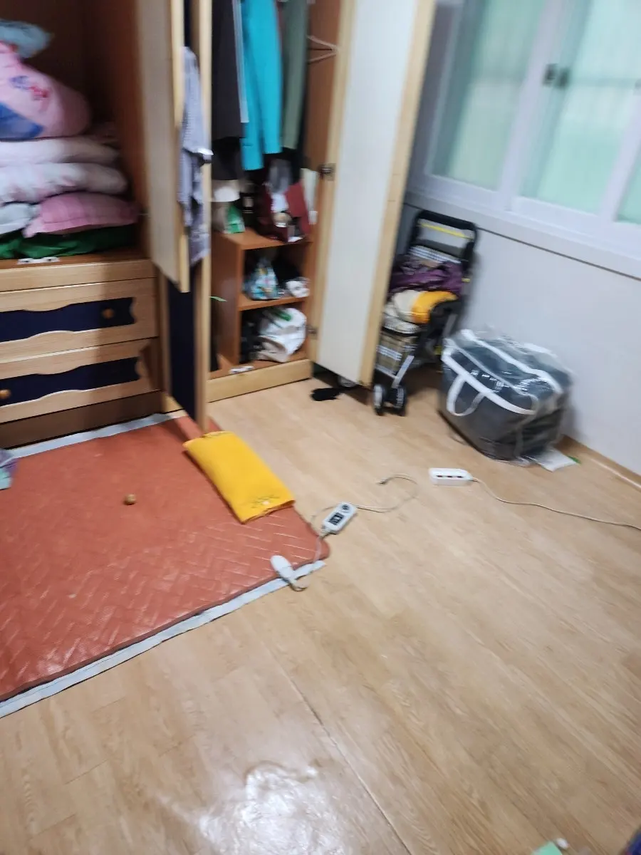 부천시 소사구 소사본동 단독주택 지층 돌아가신분집정리 유품정리 빈집정리 투룸정리를 저렴한 비용으로 저희 "집치울때" 업체가 해 드렸습니다. 사진 5